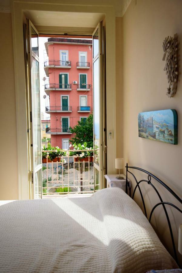 Appartamento Panoramico "Il Glicine" Neapel Exterior foto